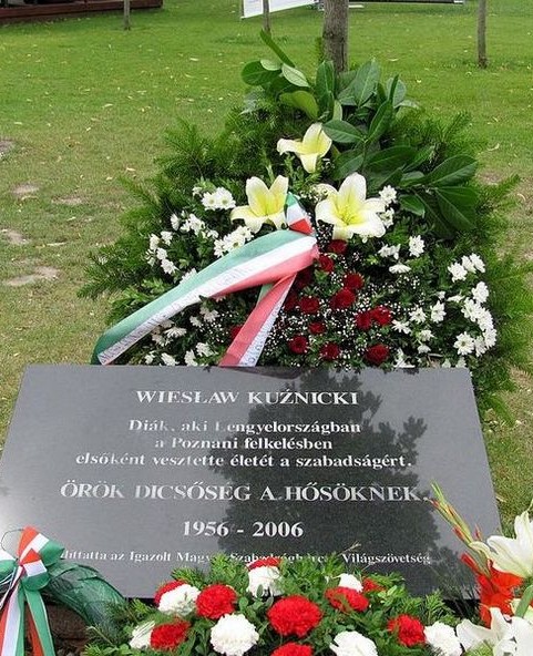 Wiesław Kuźnicki emlékkő
